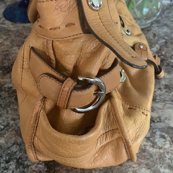 B Makowsky Leather Shoulder Bag - Picture 4 of 10